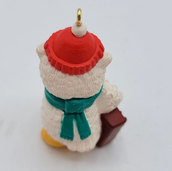 Home For The Owldays Christmas Tree Ornament Made by Hallmark 1990 - Picture 3 of 6